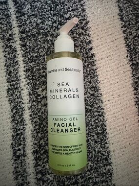 Vitamins and Sea Beauty Sea Minerals Collagen Amino Gel Facial Cleanser - Green